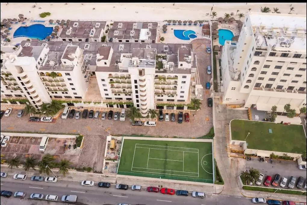 Amazing Beachfront Apartment Cancun