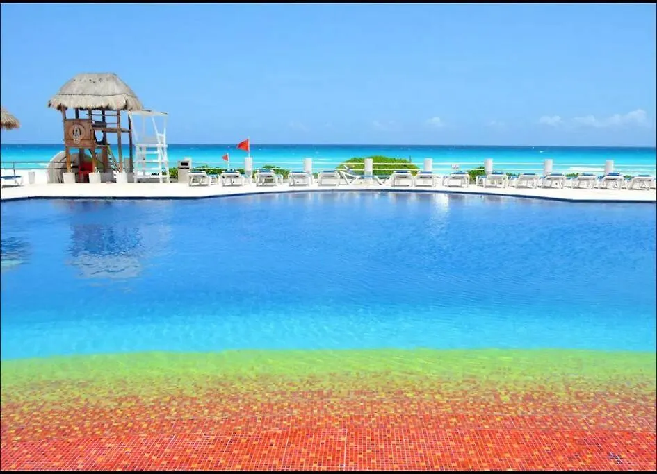 Amazing Beachfront Apartment Cancun