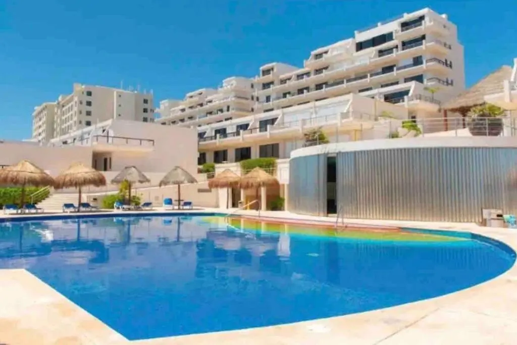 Amazing Beachfront Apartment Cancun