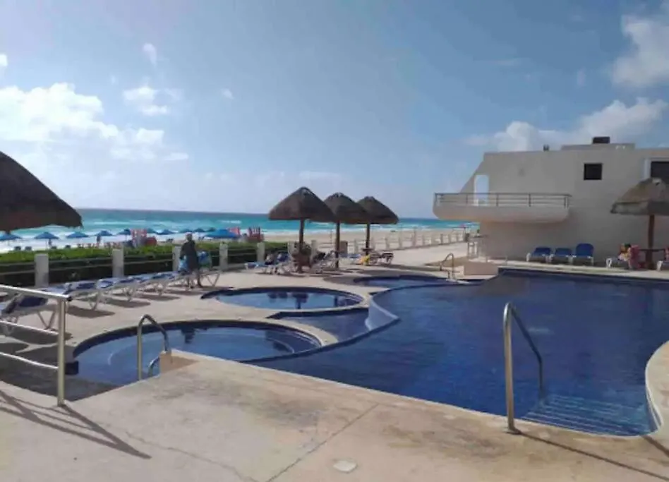Amazing Beachfront Apartment Cancun