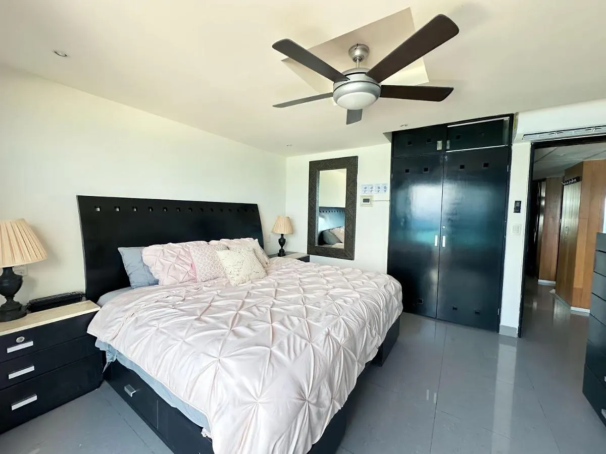 Amazing Beachfront Apartment Cancun